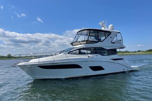 Photo 3328333 for 2017 Sea Ray 460 Fly  