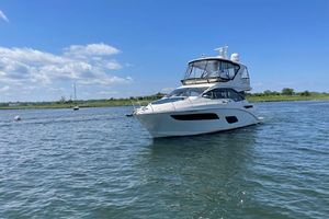 Photo 3328356 for 2017 Sea Ray 460 Fly  