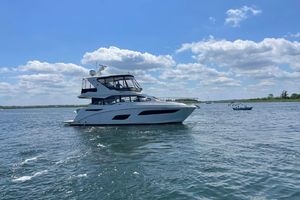 Photo 3328359 for 2017 Sea Ray 460 Fly  
