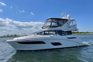 Photo 3328353 for 2017 Sea Ray 460 Fly  