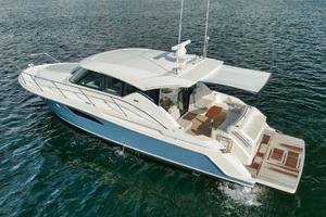Tiara 44 - Blue Skies - exterior