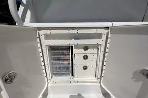 2016 Pursuit OS 385 Offshore thumbnail 17