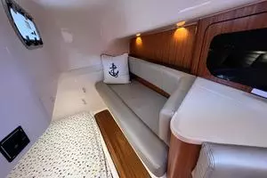 2016 Pursuit OS 385 Offshore thumbnail 30