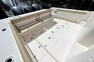 2016 Pursuit OS 385 Offshore thumbnail 11