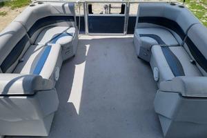 Photo 3331538 for 2000 Other Marell 25 SIDE ENTRY  