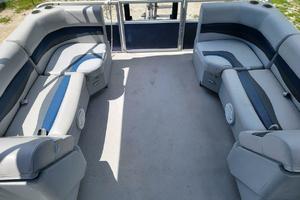 Photo 3331540 for 2000 Other Marell 25 SIDE ENTRY  