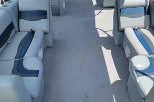 Photo 3331533 for 2000 Other Marell 25 SIDE ENTRY  