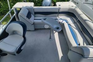 Photo 3331534 for 2000 Other Marell 25 SIDE ENTRY  