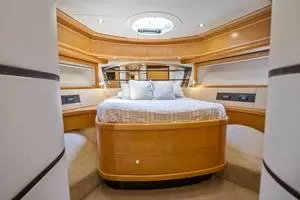2005 Pershing 76 Motor Yacht thumbnail 22