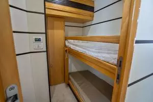 2005 Pershing 76 Motor Yacht thumbnail 32