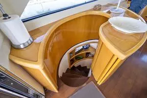 2005 Pershing 76 Motor Yacht thumbnail 33