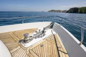 2005 Pershing 76 Motor Yacht thumbnail 41
