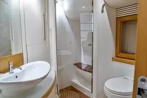 2005 Pershing 76 Motor Yacht thumbnail 20