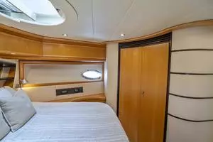 2005 Pershing 76 Motor Yacht thumbnail 25
