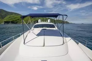 2005 Pershing 76 Motor Yacht thumbnail 39