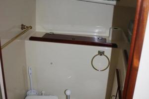 31ft Camano Yacht For Sale