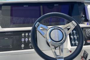 Photo 3345686 for 2020 Sea Ray 320 Sundancer Money in the Tank 