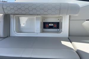 Photo 3345667 for 2020 Sea Ray 320 Sundancer Money in the Tank 