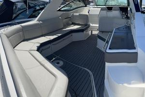 Photo 3345659 for 2020 Sea Ray 320 Sundancer Money in the Tank 