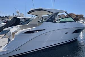 Photo 3345652 for 2020 Sea Ray 320 Sundancer Money in the Tank 