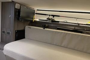 Photo 3345711 for 2020 Sea Ray 320 Sundancer Money in the Tank 