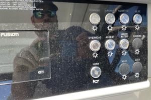 Photo 3345714 for 2020 Sea Ray 320 Sundancer Money in the Tank 