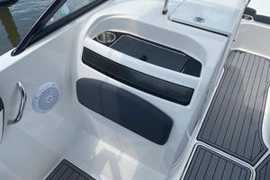 Photo 3351958 for 2019 Bayliner VR 6  