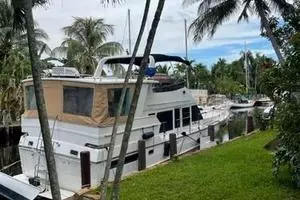1989 Heritage East Sundeck Trawler thumbnail 3