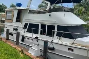 1989 Heritage East Sundeck Trawler thumbnail 2