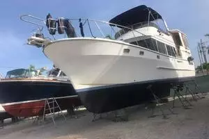 1989 Heritage East Sundeck Trawler thumbnail 4