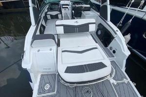 Photo 3369909 for 2021 Monterey 255 SS  