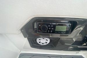 Photo 3369933 for 2021 Monterey 255 SS  