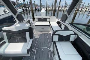 Photo 3369918 for 2021 Monterey 255 SS  