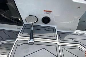 Photo 3369914 for 2021 Monterey 255 SS  