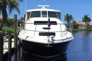 2005 Sea Ray 40 Motor Yacht thumbnail 4