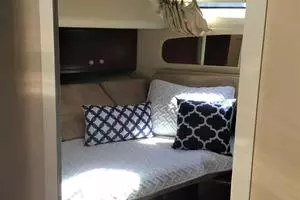2005 Sea Ray 40 Motor Yacht thumbnail 15