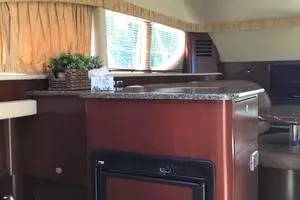 2005 Sea Ray 40 Motor Yacht thumbnail 20