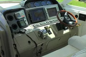 2005 Sea Ray 40 Motor Yacht thumbnail 24