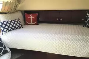 2005 Sea Ray 40 Motor Yacht thumbnail 17