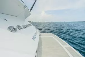 2018 Sunseeker Predator thumbnail 11