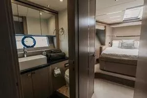 2018 Sunseeker Predator thumbnail 28