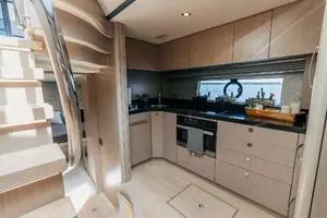 2018 Sunseeker Predator thumbnail 23