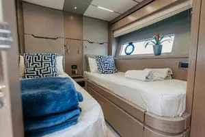 2018 Sunseeker Predator thumbnail 36
