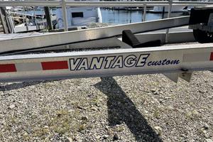 PARTY of 6 25ft Glastron Yacht For Sale
