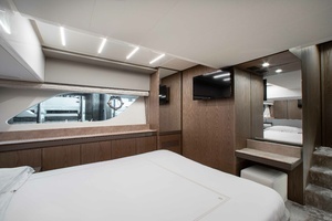 2022 Ferretti Yachts 550 thumbnail 23