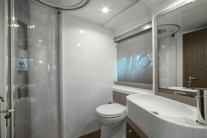 2022 Ferretti Yachts 550 thumbnail 25