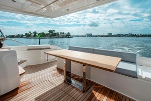 2022 Ferretti Yachts 550 thumbnail 3