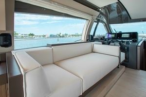 2022 Ferretti Yachts 550 thumbnail 16