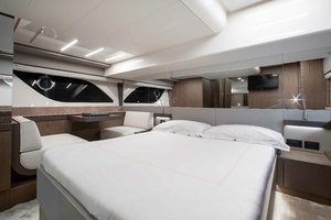 2022 Ferretti Yachts 550 thumbnail 18