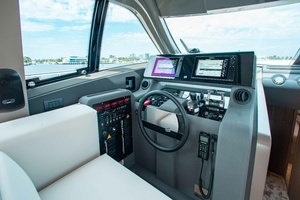 2022 Ferretti Yachts 550 thumbnail 11